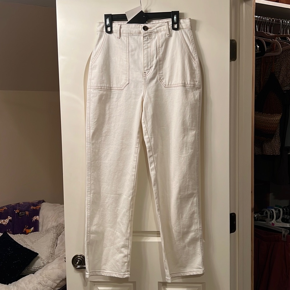 White cream stitch nasty gal pants with tag still on them. Size 6